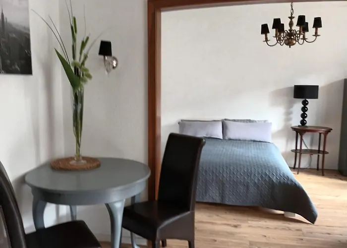 Apartman Stilvolles Altbauapartment In Ruhiger Wohngegend